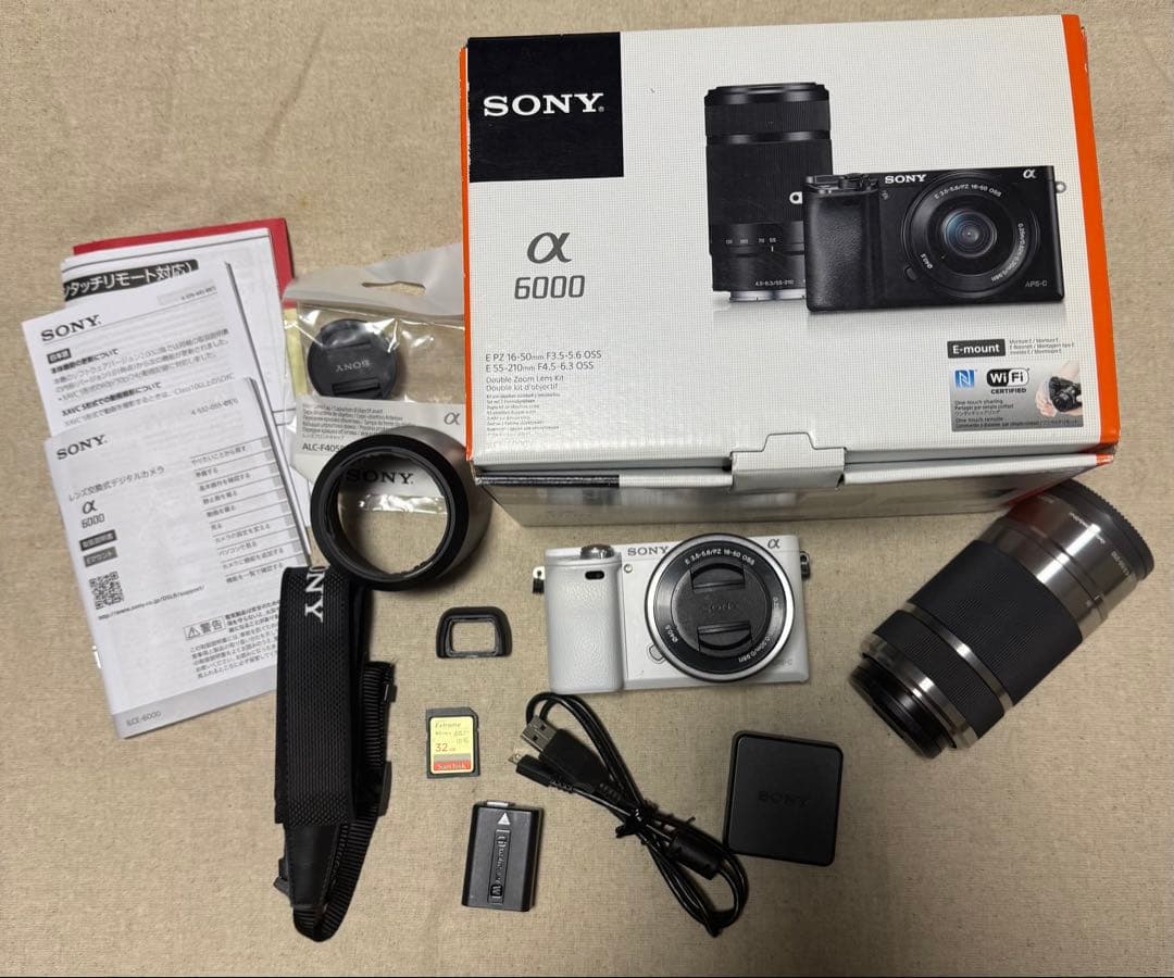 SONY ソニー α6000 ILCE-6000Y ダブルズームレンズ付き