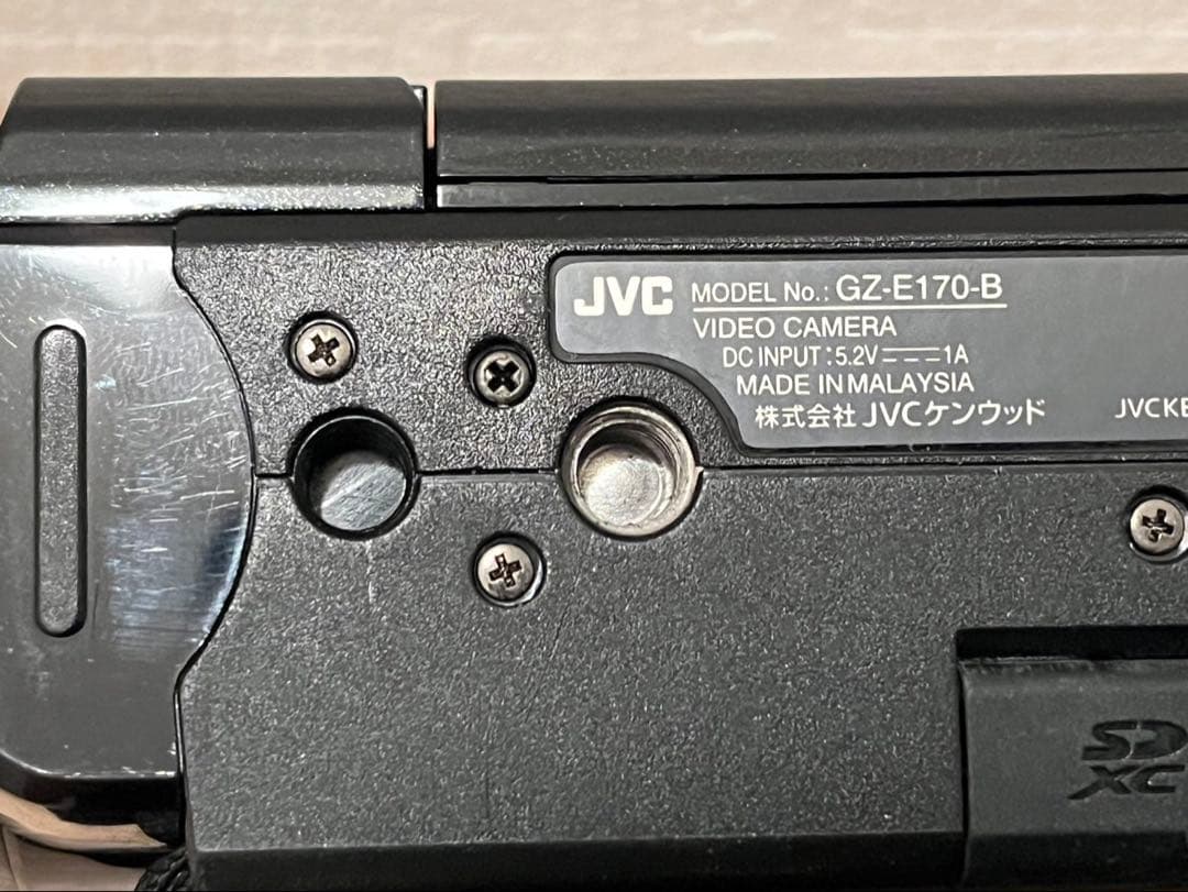 JVC フルHDビデオカメラ　Everio　GZ-E170-B【送料込み】
