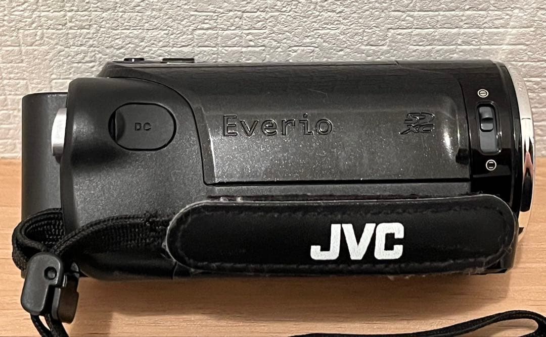 JVC フルHDビデオカメラ　Everio　GZ-E170-B【送料込み】