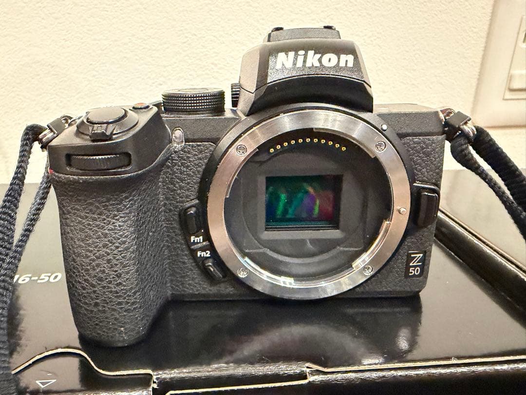 Nikon Z 50 ミラーレスカメラ 2本レンズ、単焦点レンズ付き