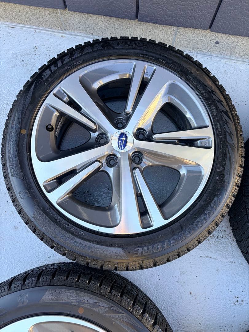 SUBARUレヴォーグ 17インチ スタッドレスタイヤ＋ホイールセット