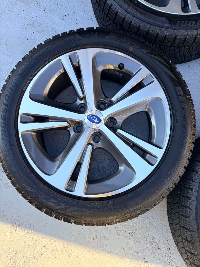 SUBARUレヴォーグ 17インチ スタッドレスタイヤ＋ホイールセット