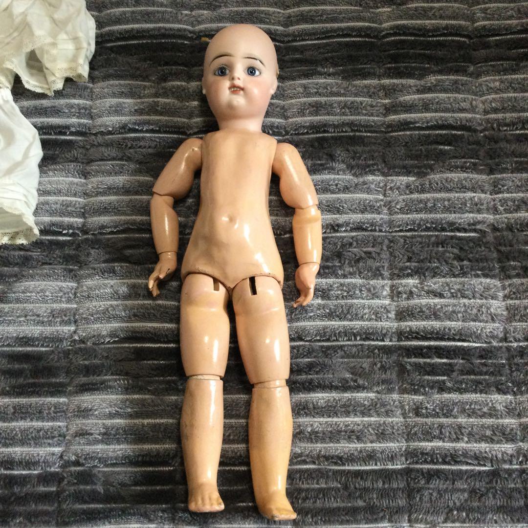 ゴーチェビスクドール　キャビネットサイズの子