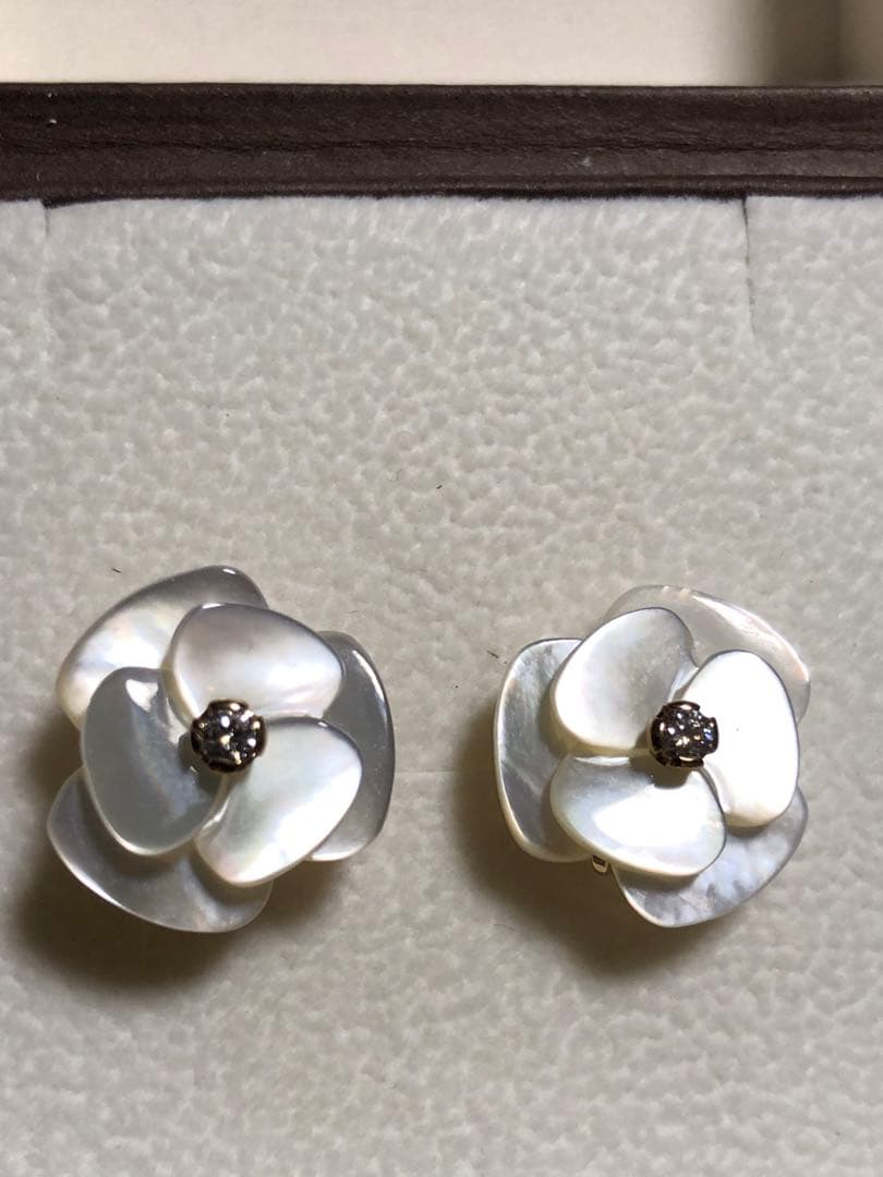 Ponte Vecchio ポンテヴェキオシェル フラワー ダイヤ ピアス