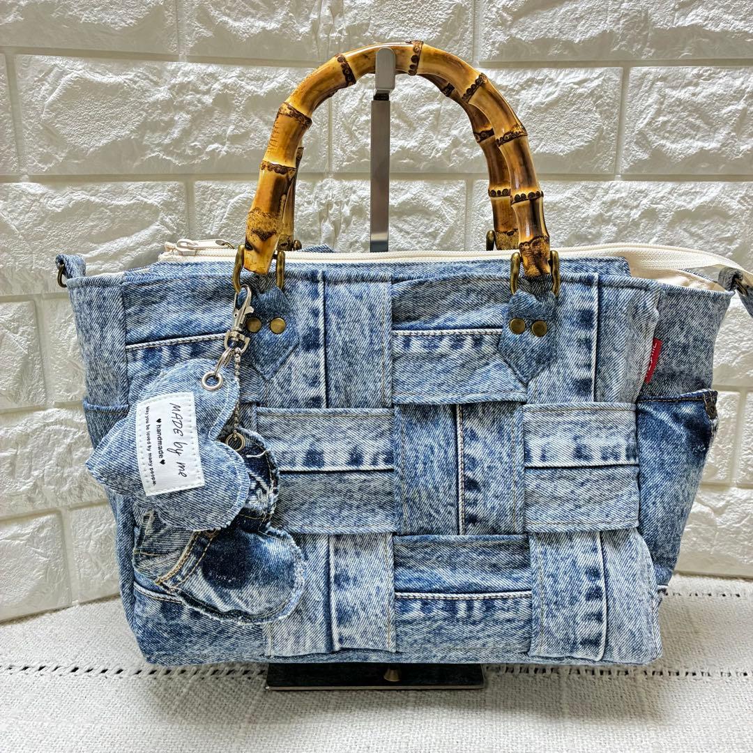 デニムリメイク　編み込みトートバッグ⭐︎バンブー持ち手⭐︎2連ハートチャーム付き