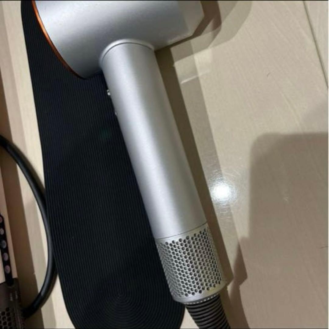 さくたろう。Dyson ダイソン　ストレイトナー　ドライヤー　セット売り