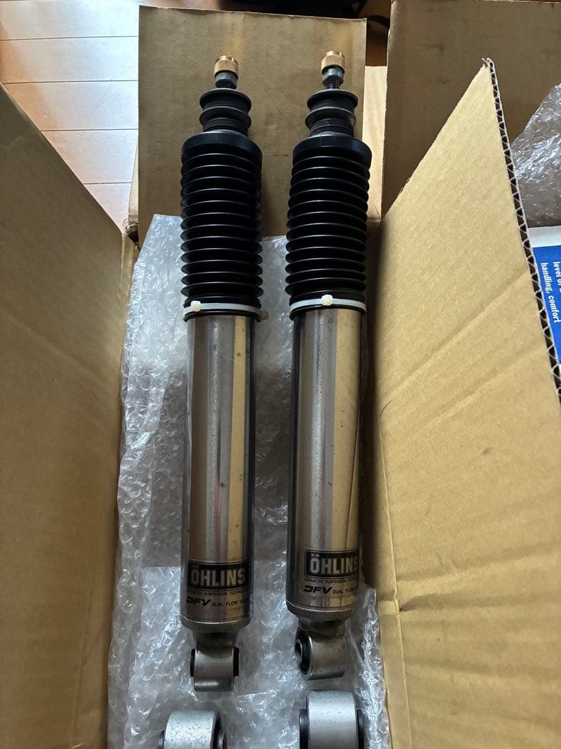 ハイエース200系　オーリンズOHLINSショックアブソーバーDFV 状態良！