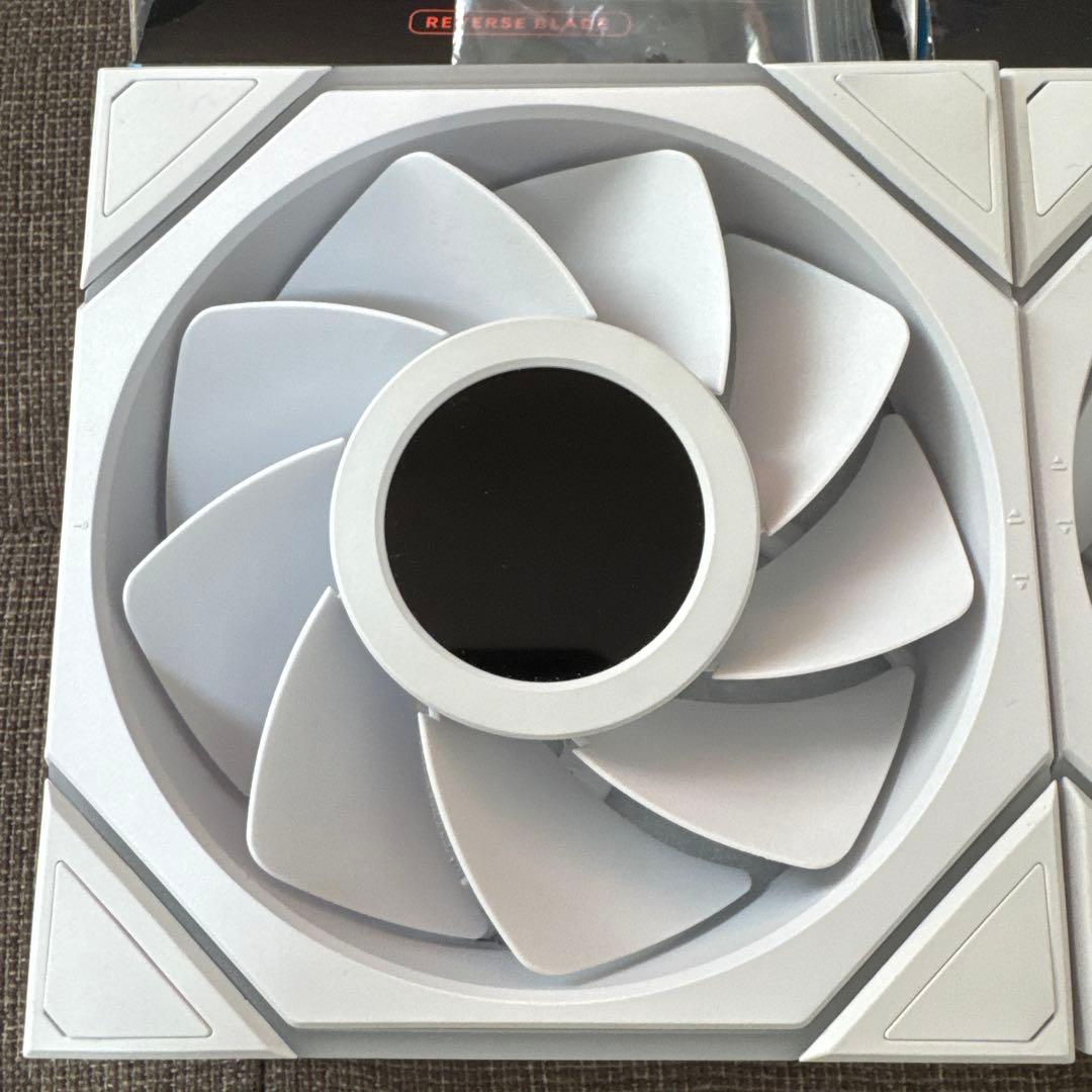 PC用ファン・クーラー Lian Li UNIFAN TL WIRELESS LCD 120 White