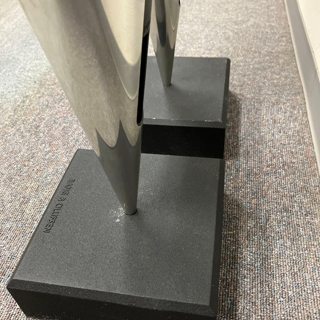 Bang&Olufsenフルアクティブコラム型スピーカ ーBeolab8000