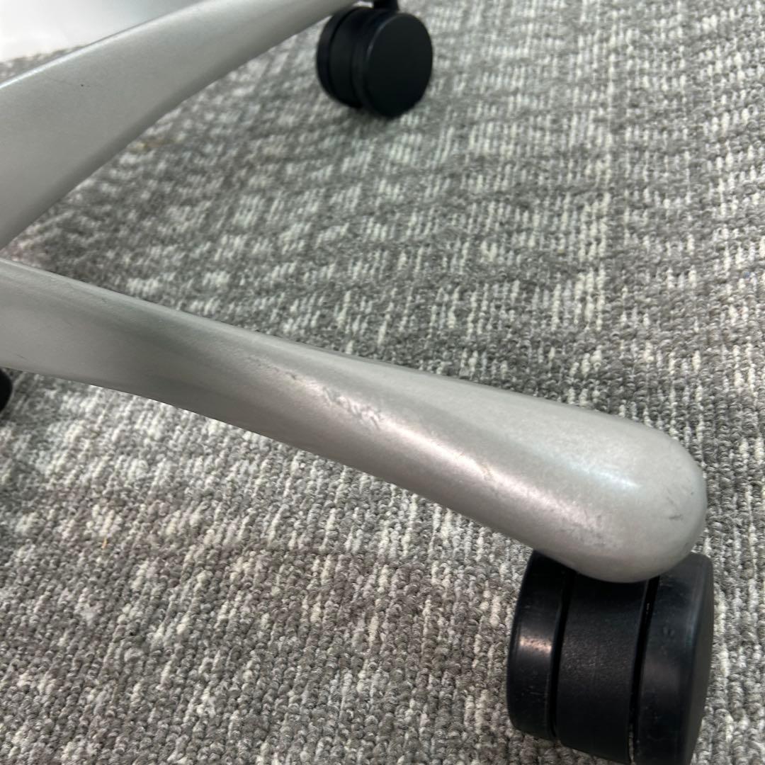 E. エンボディチェア 最高級 ハーマンミラー ホワイト Embody