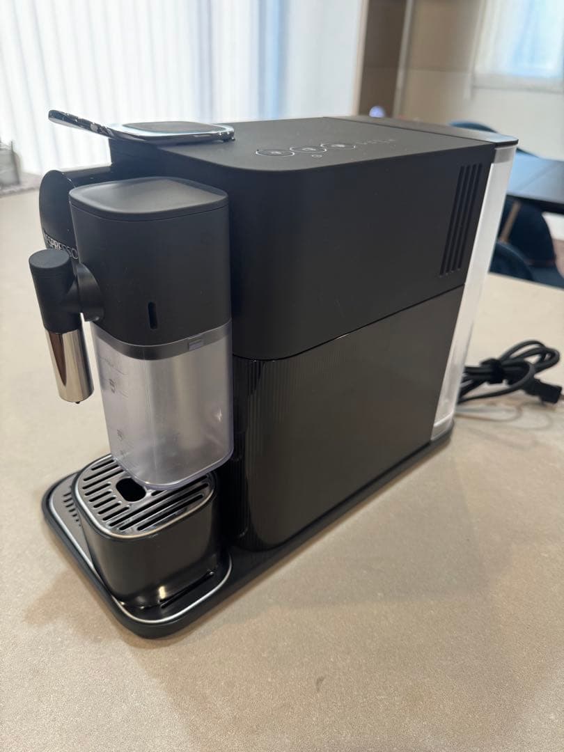 メルメリ【新品】ネスプレッソ ラティシマ・ワン プラス シャドーブラック