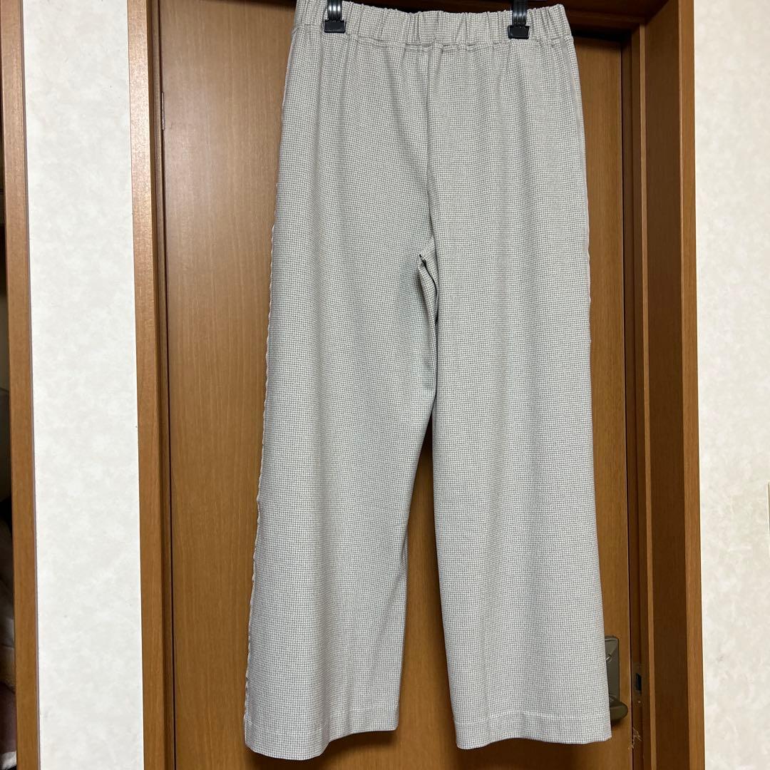 本日限定価格！スーパービューティー44サイズ新品未使用パンツ