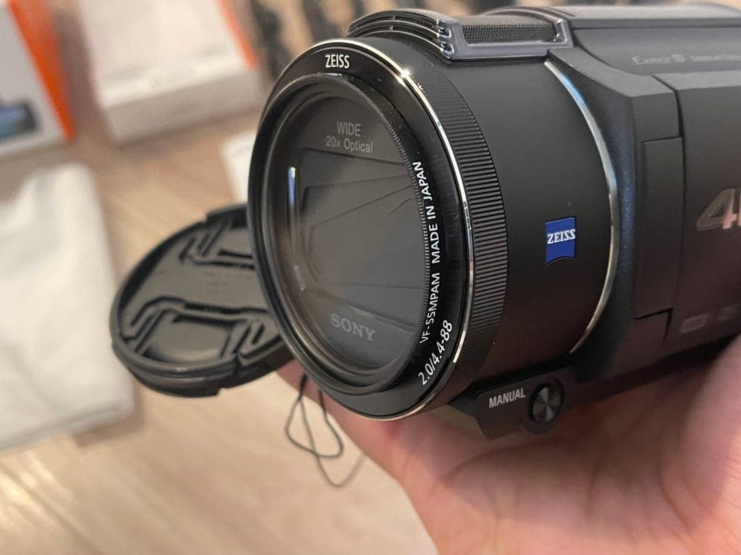 【極美品・付属品完備】SONY 4Kビデオカメラ FDR-AX60 ＋おまけ付き