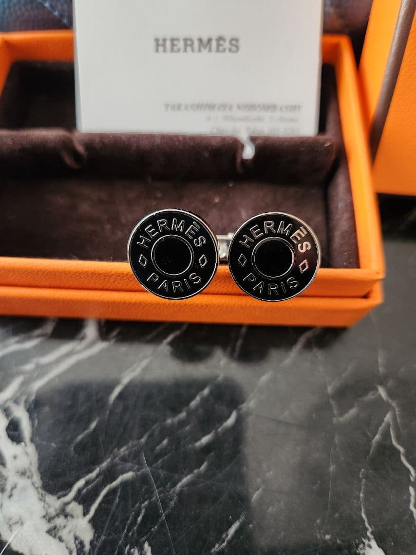 エルメス　HERMÈS カフスボタン　ロゴ入りカフリンクス ブラック　正規品