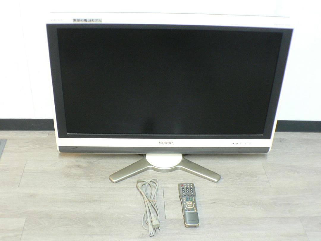 SHARP 32V型 液晶テレビ・ LC-32DE5・送料込！