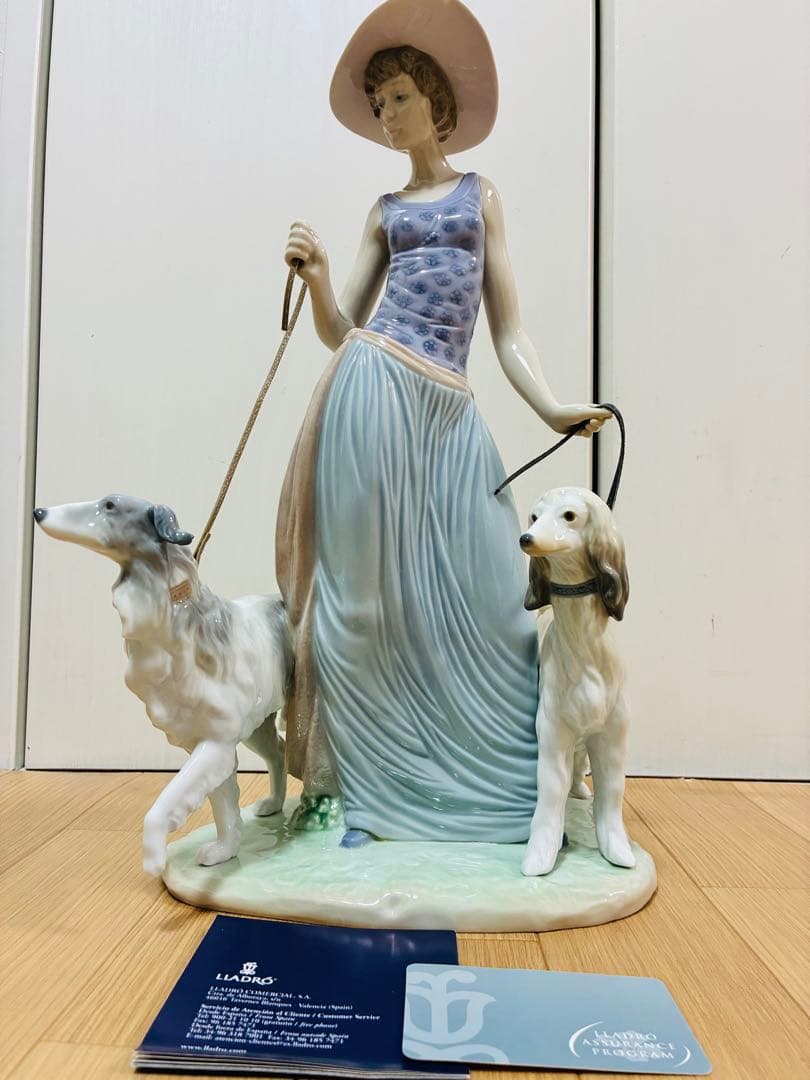 【極美品】リヤドロ LLADRO 優雅な散歩のひとときフィギュリン 5802