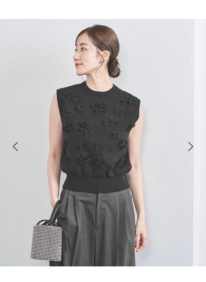 3D フラワーモチーフ ノースリーブ ニットベスト
