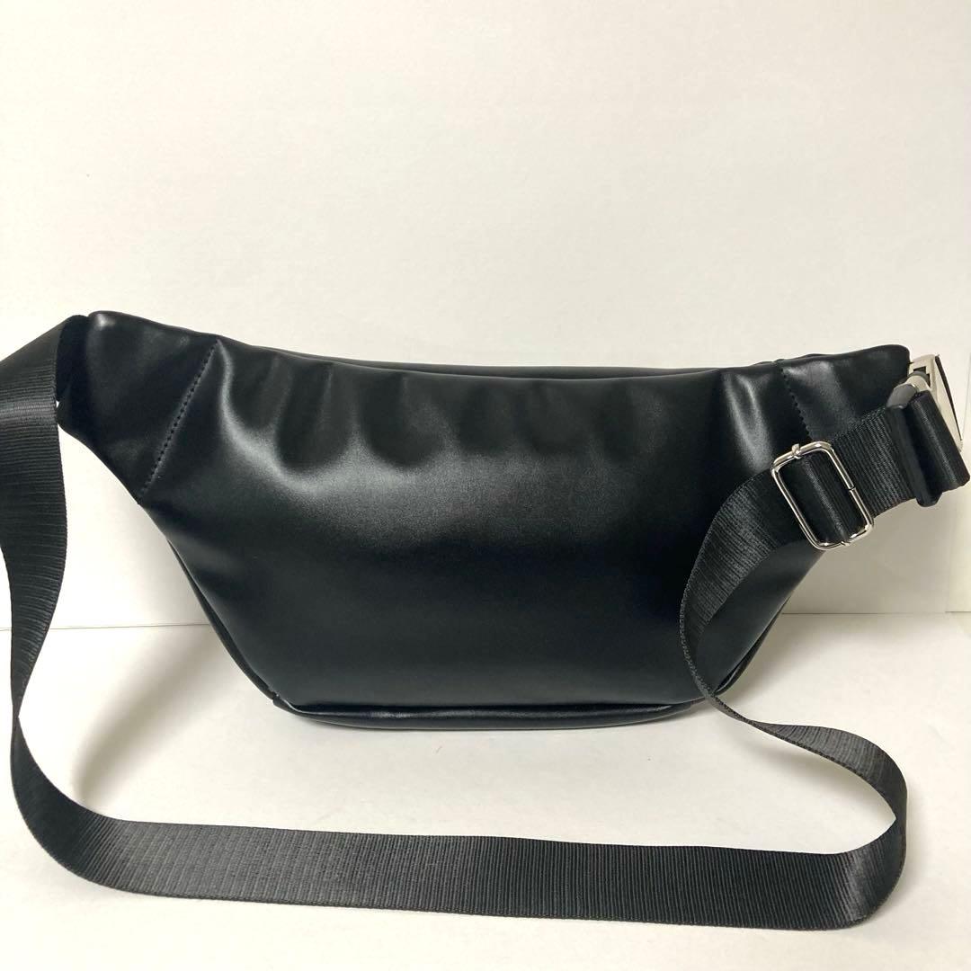 未使用級❗️ マリークワント　エポビジューデイジーボディバッグ　ブラック　黒