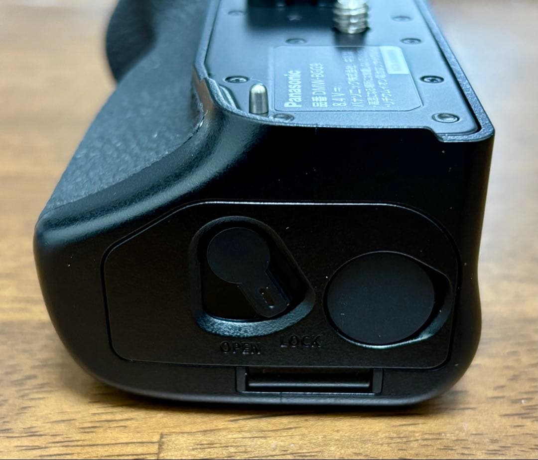 パナソニックLUMIX G9pro＋純正バッテリーグリップ純正バッテリー３個