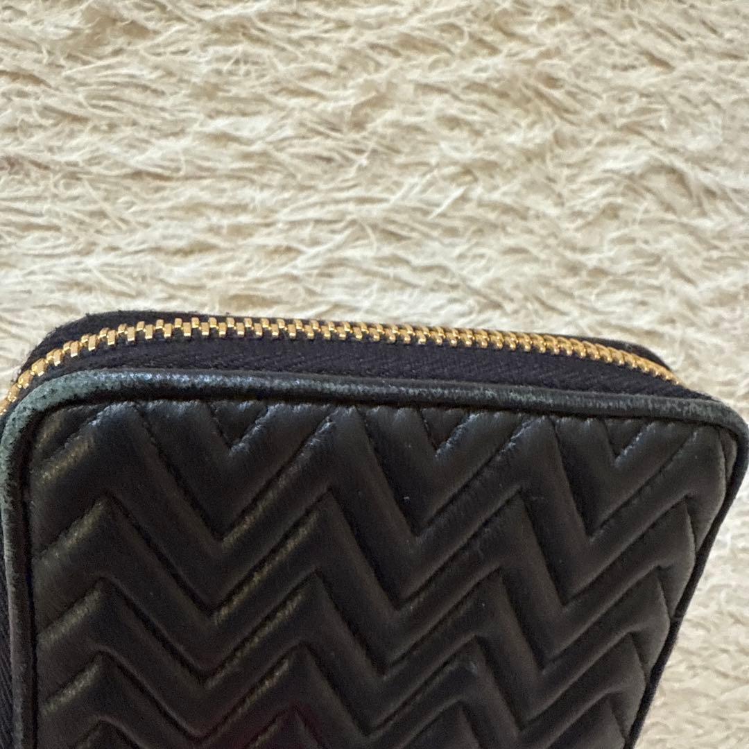 miumiu ミュウミュウ マテラッセ ラウンドファスナー レザー ケース