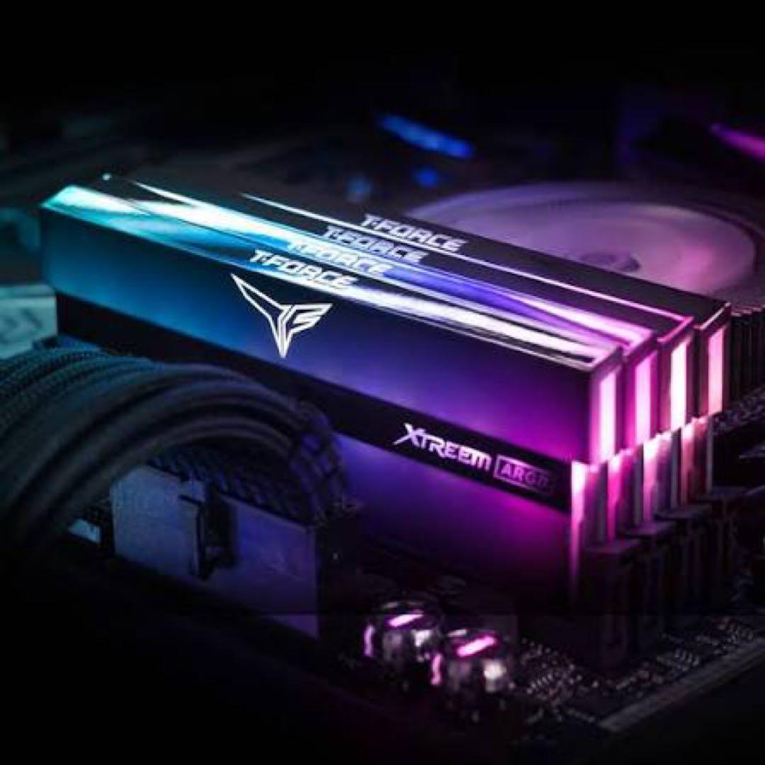 TEAMGROUP メモリー　DDR4 4000 8GB2枚セット　合計16GB