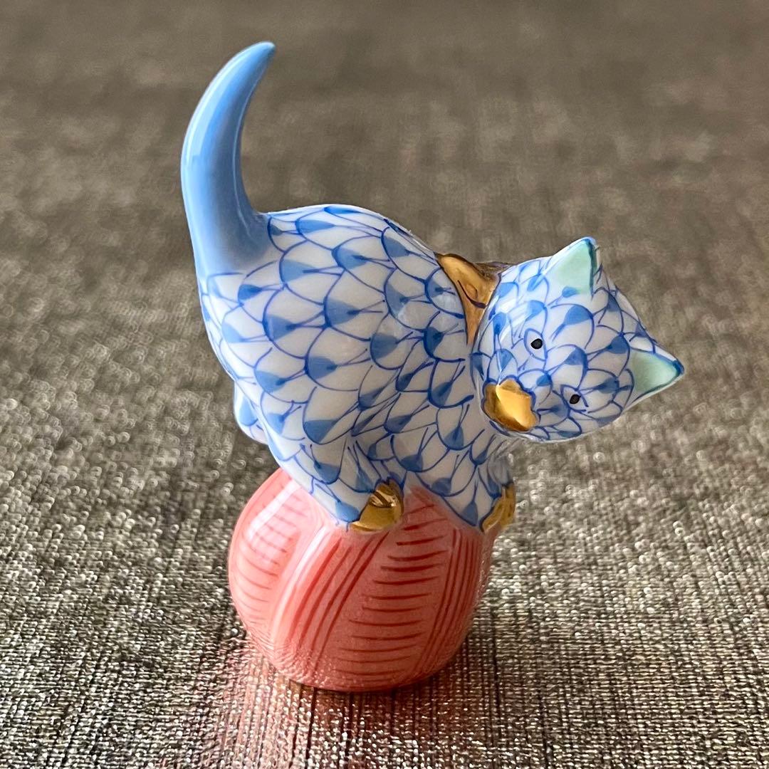 ヘレンド フィギュリン ネコ 玉乗り猫 ブルー 陶磁器 金彩 置物 工芸品