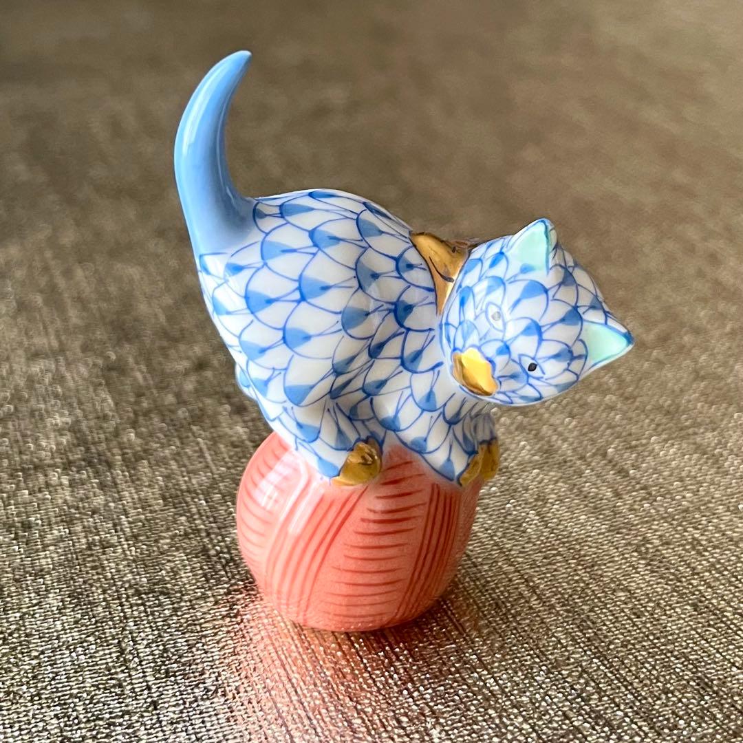 ヘレンド フィギュリン ネコ 玉乗り猫 ブルー 陶磁器 金彩 置物 工芸品