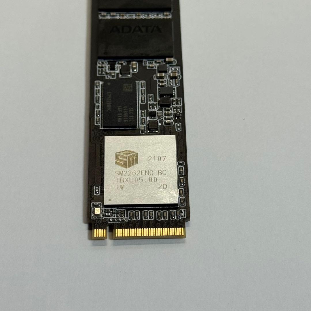 【ほぼ未使用】ADATA XPG SSD 1TB SX8200 Pro