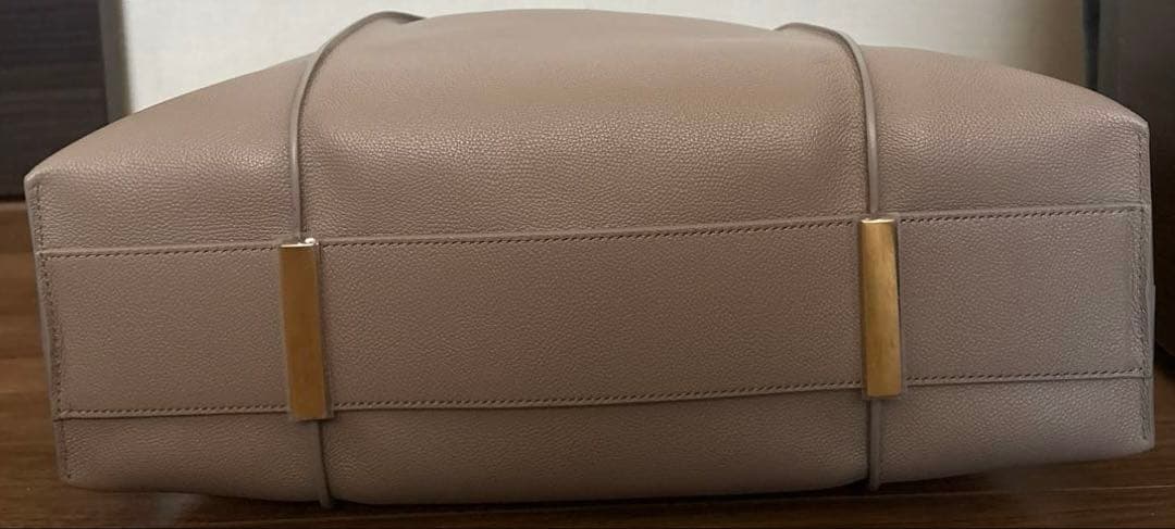 Tod's トッズ タイムレス ミディアム グレー