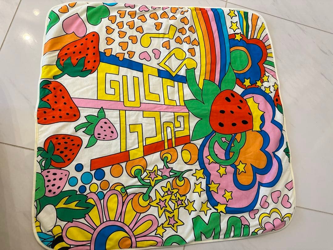 新品　GUCCI ひざかけ　ブランケット