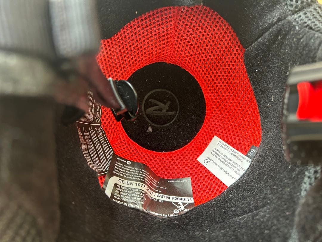 ロシニョール　ヘルメット