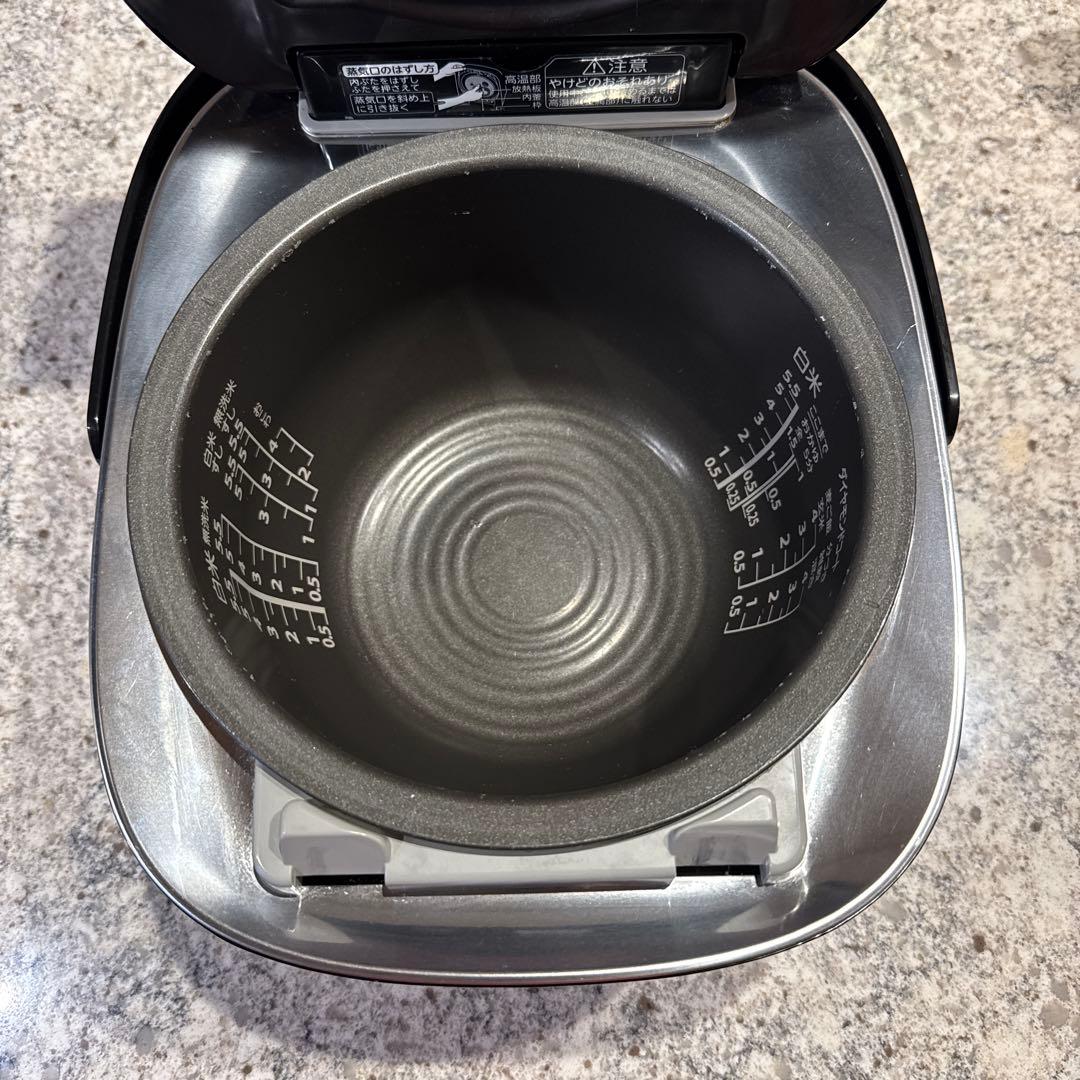 TOSHIBA RC-10VST 炊飯器 最大5.5合　ジャンク品