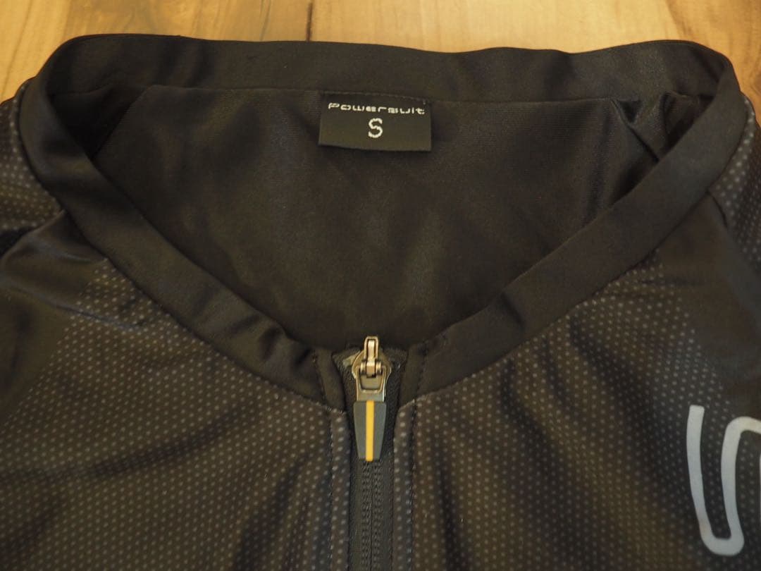 SIXPAD 夫婦で着用可 メンズ　上Sサイズ 下Mサイズ　パワースーツ