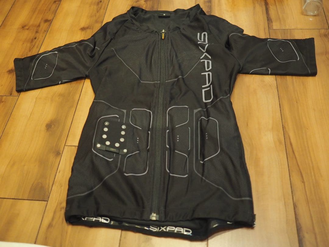 SIXPAD 夫婦で着用可 メンズ　上Sサイズ 下Mサイズ　パワースーツ