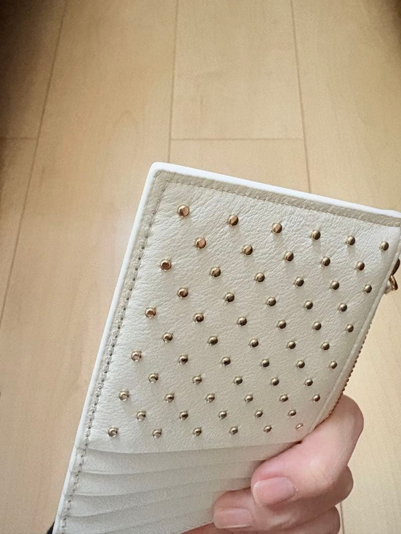 PRADA ⭐︎スタッズ付きフラグメントケース ホワイト　新品/未使用品