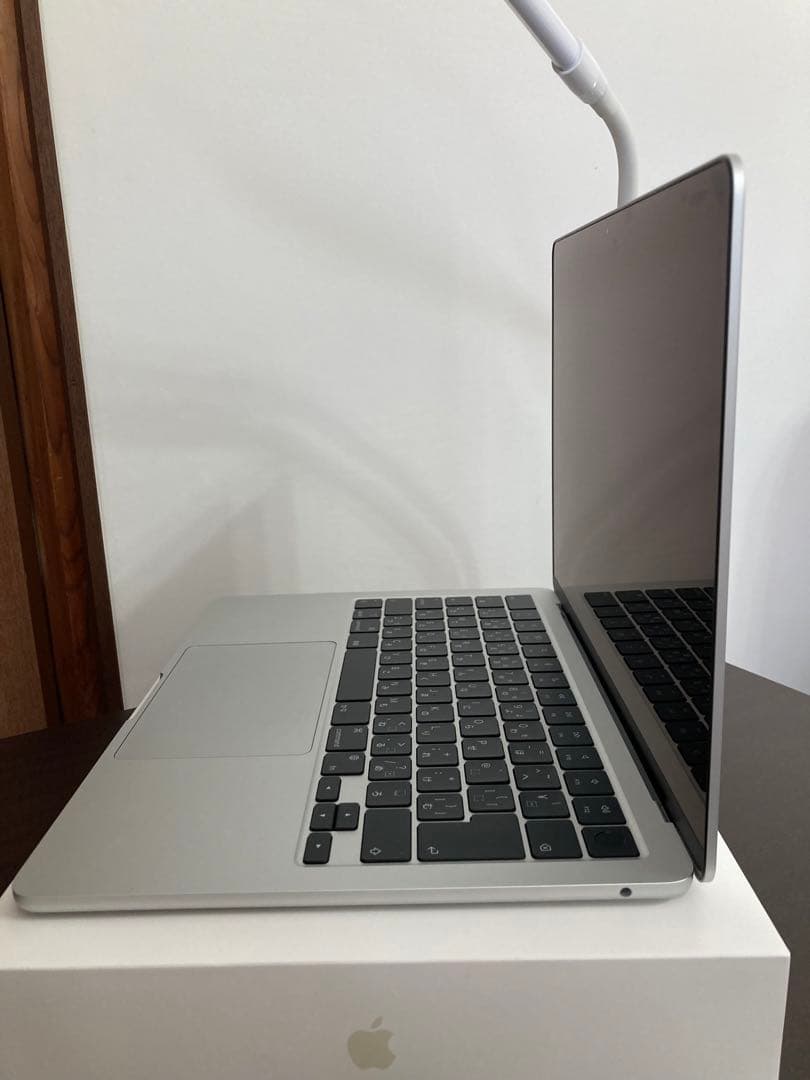 MacBook Air M2 13インチ メモリ8GB 256GB