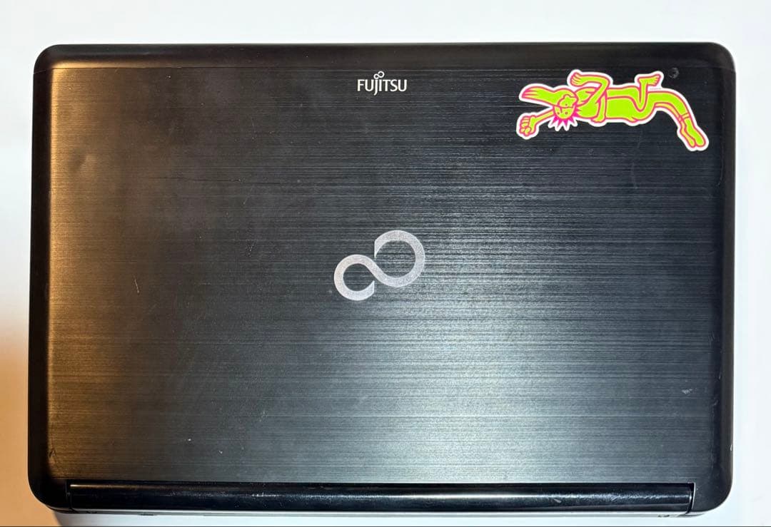 富士通ノートパソコン/カメラ付き/初期設定済み