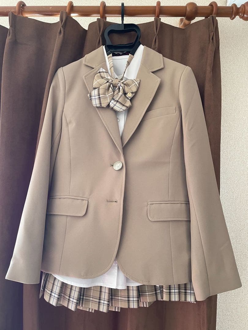 ラブトキシック(Lovetoxic) 卒服Mベージュ