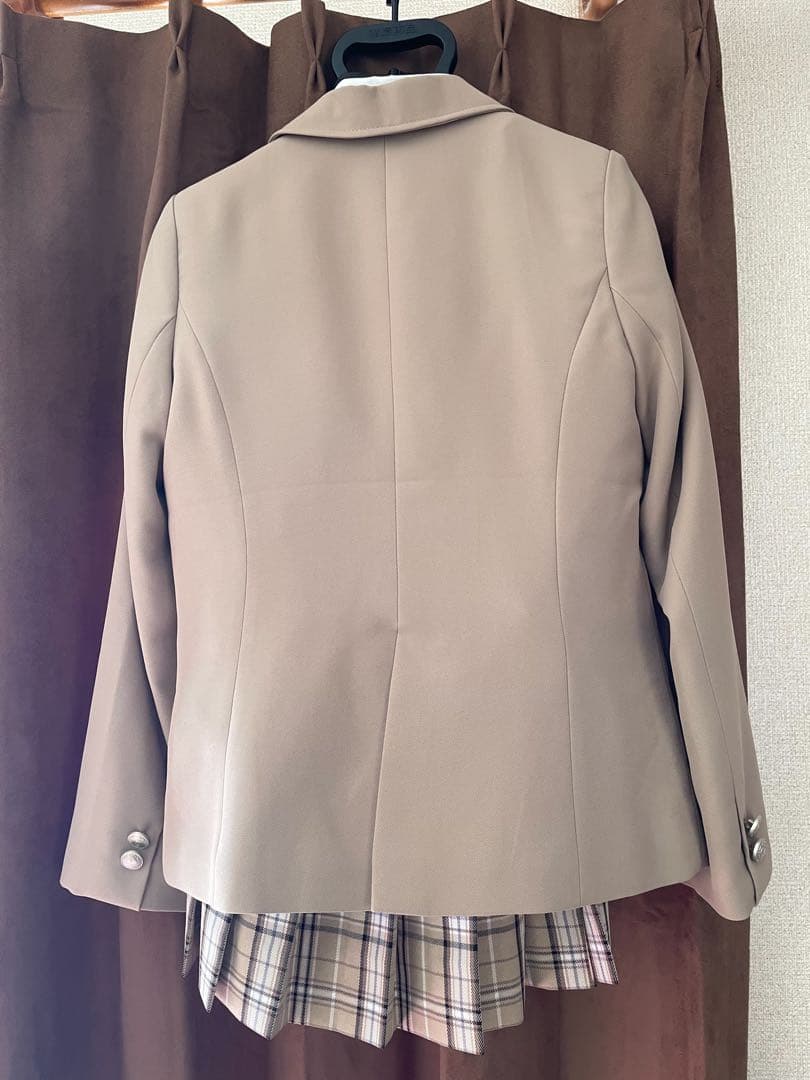 ラブトキシック(Lovetoxic) 卒服Mベージュ