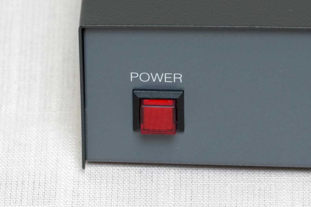 【美品・動作品】映像分配器 DENSOKU DB-116《1in→16out》