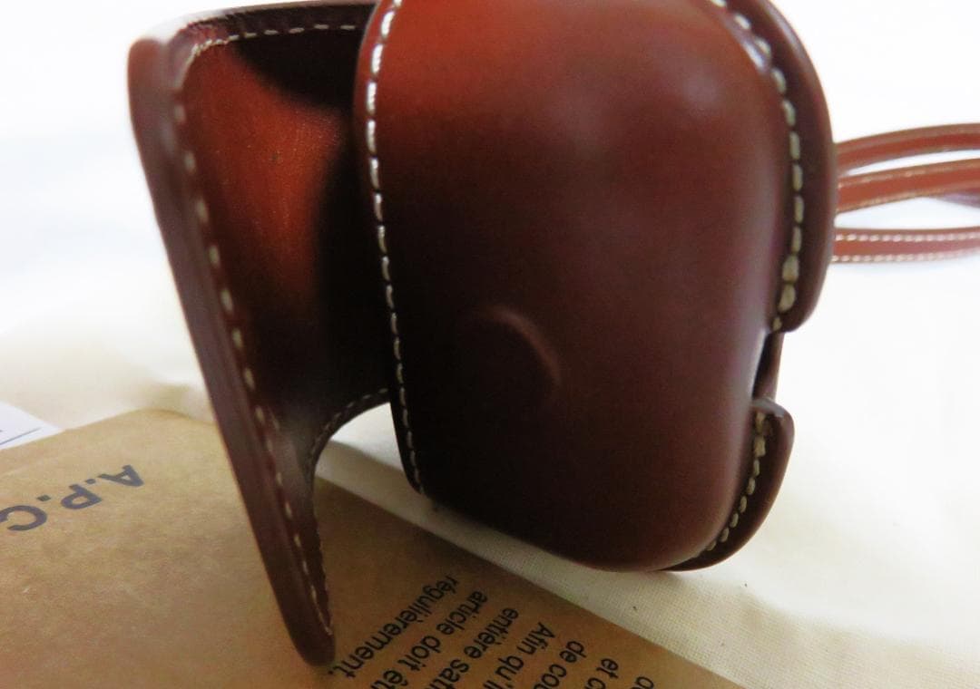 定価3万 A.P.C. Airpods Case Max 3eme ブラウン