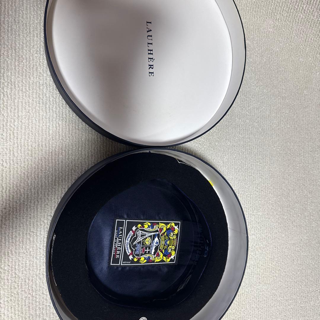 LAULHERE 刺繍入り黒ベレー帽 専用ボックス付き　ローレル