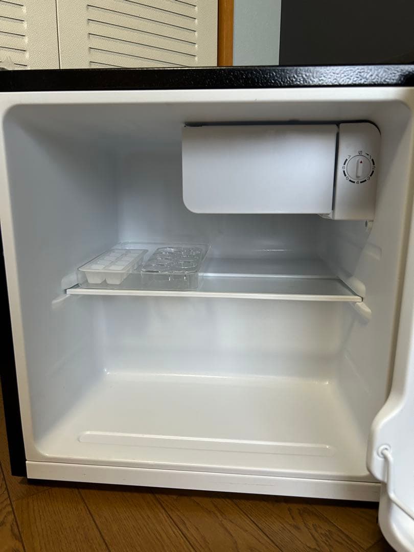 【いいやつ】アイリスオーヤマ　ミニ冷蔵庫 ブラックPRC-B 051D-B