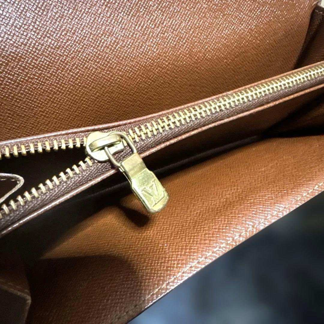 24☆良品☆カード2枚タイプ♪サラ長財布