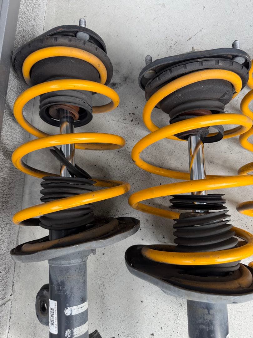 プリウス 30 後期　モデリスタ　ダウンサス　純正　ショック