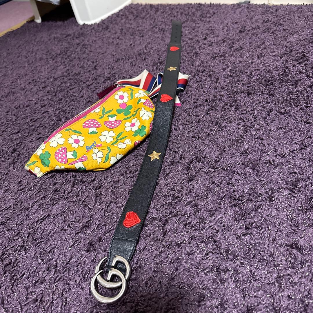 GUCCI花柄ボディバッグ イエローと、GUCCIベルト