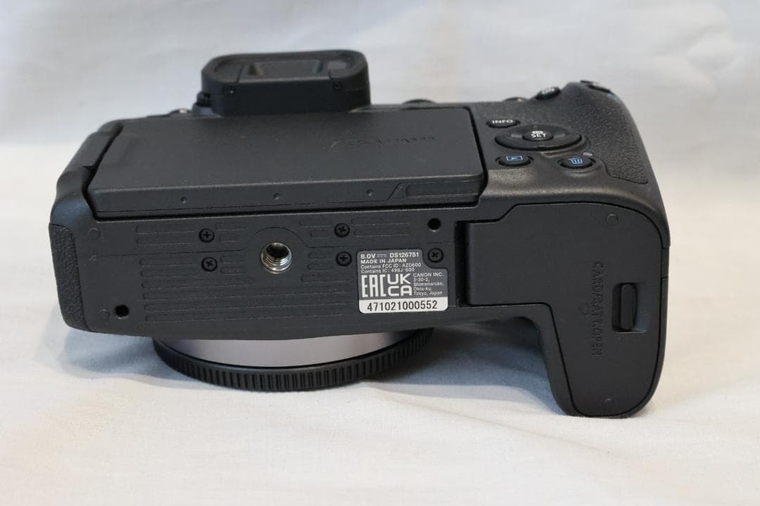 Canon ミラーレス フルサイズ EOS RP ボディ☆新級品☆極美品