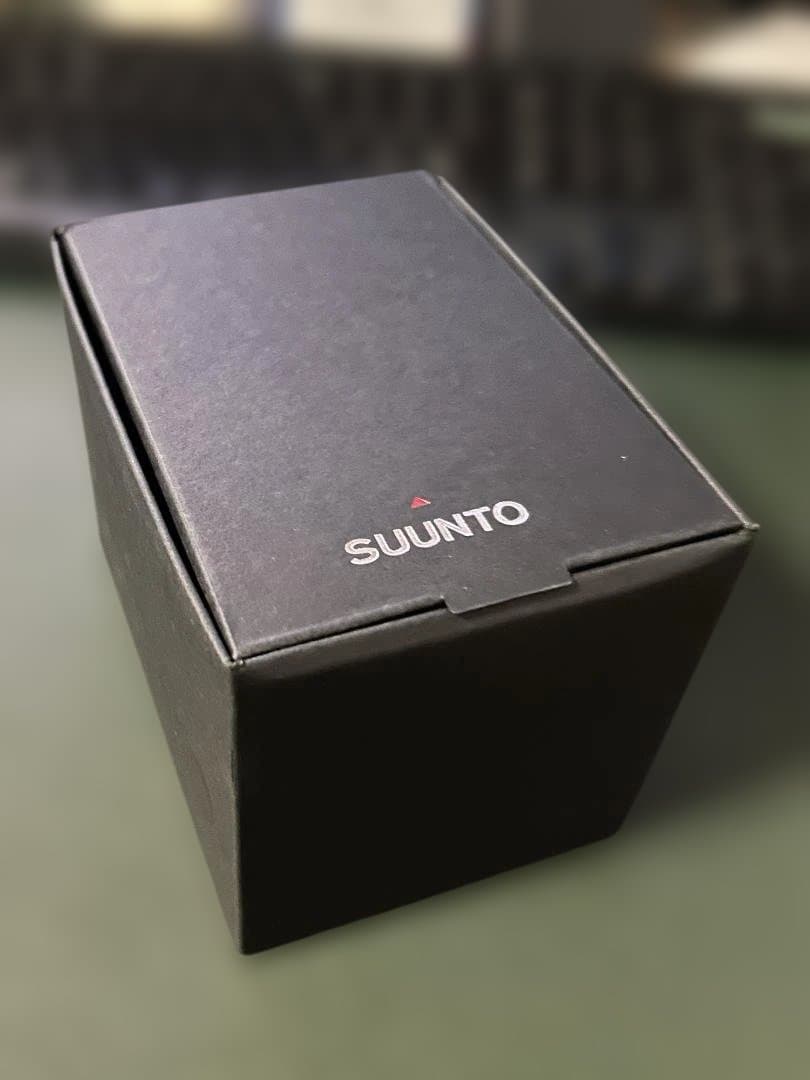 スント SUUNTO CORE アウトドア・スポーツウォッチ 交換用ストラップ付