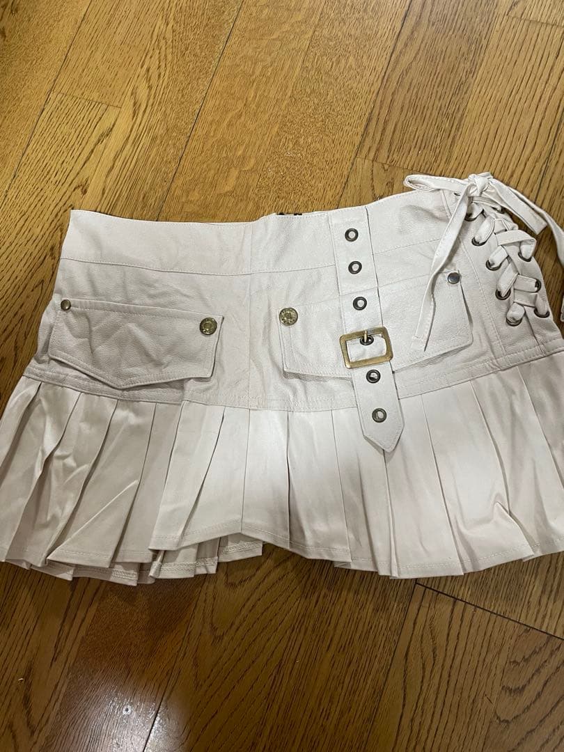 d.i.aの新品合皮ミニスカ