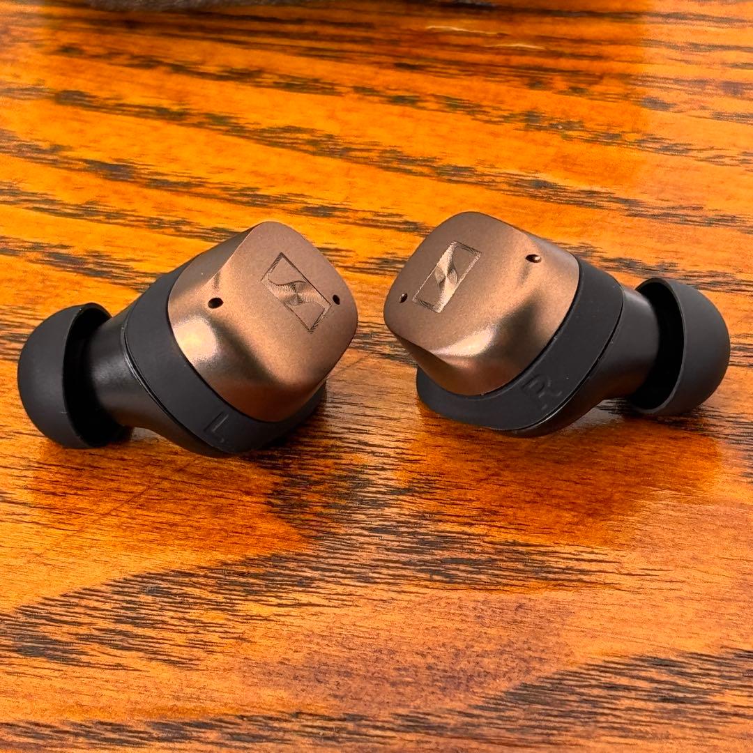 <おまけでCaseお付け> MOMENTUM True Wireless 4